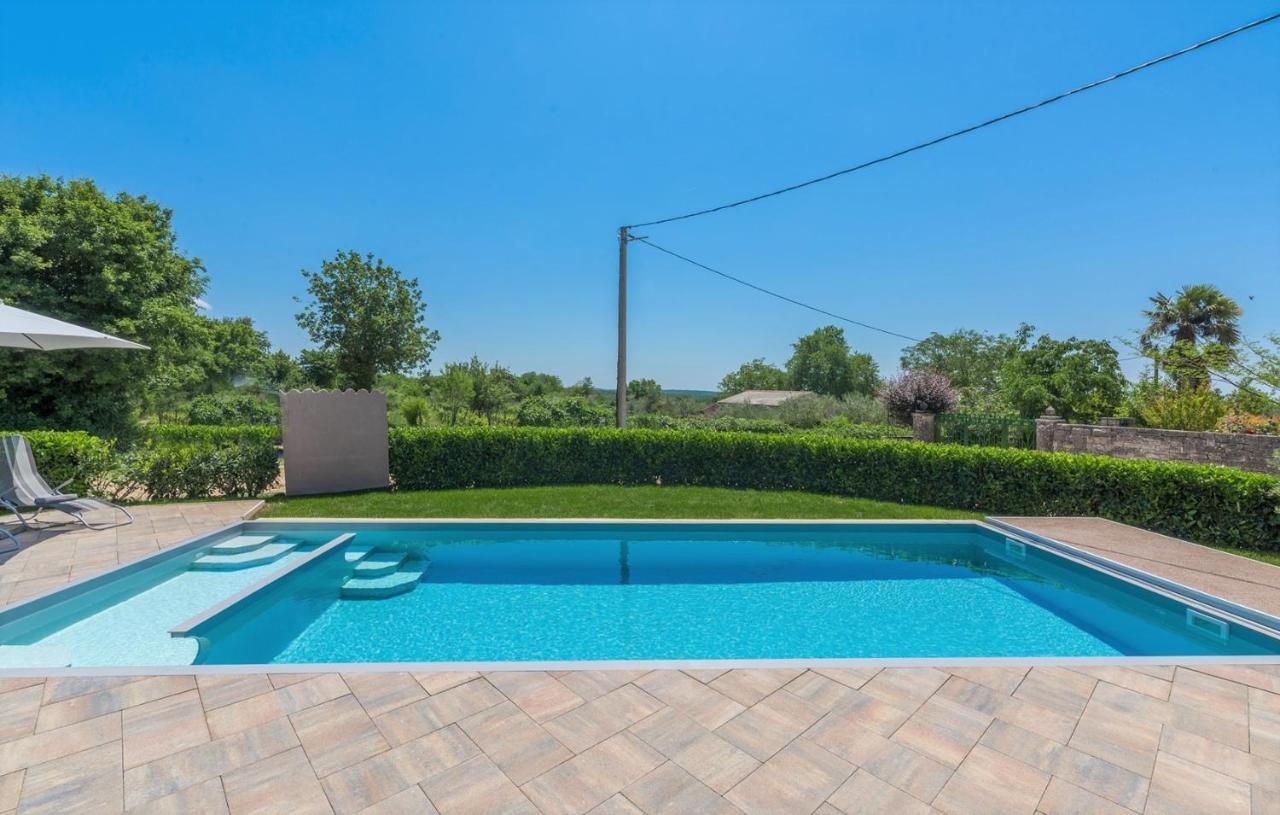 Holiday House Vita Tinjan Стая снимка