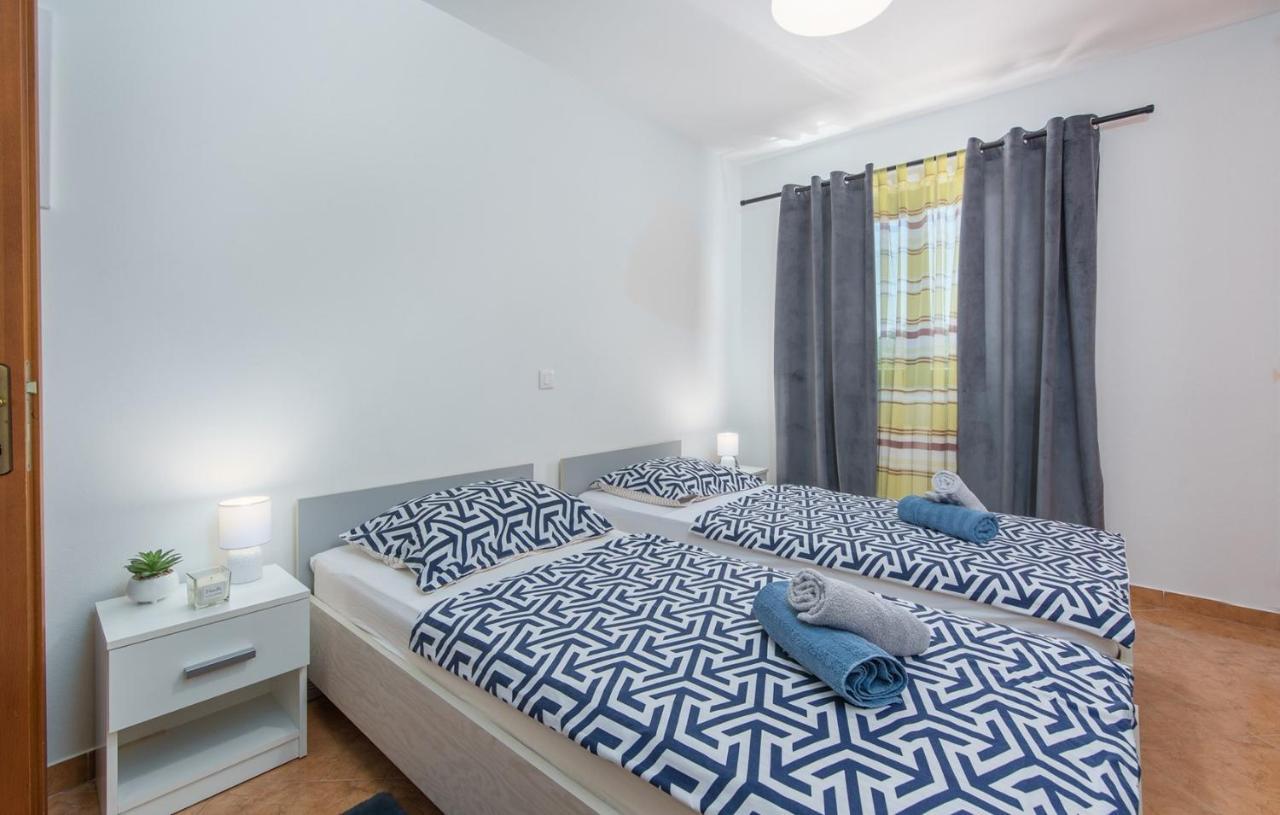 Holiday House Vita Tinjan Стая снимка