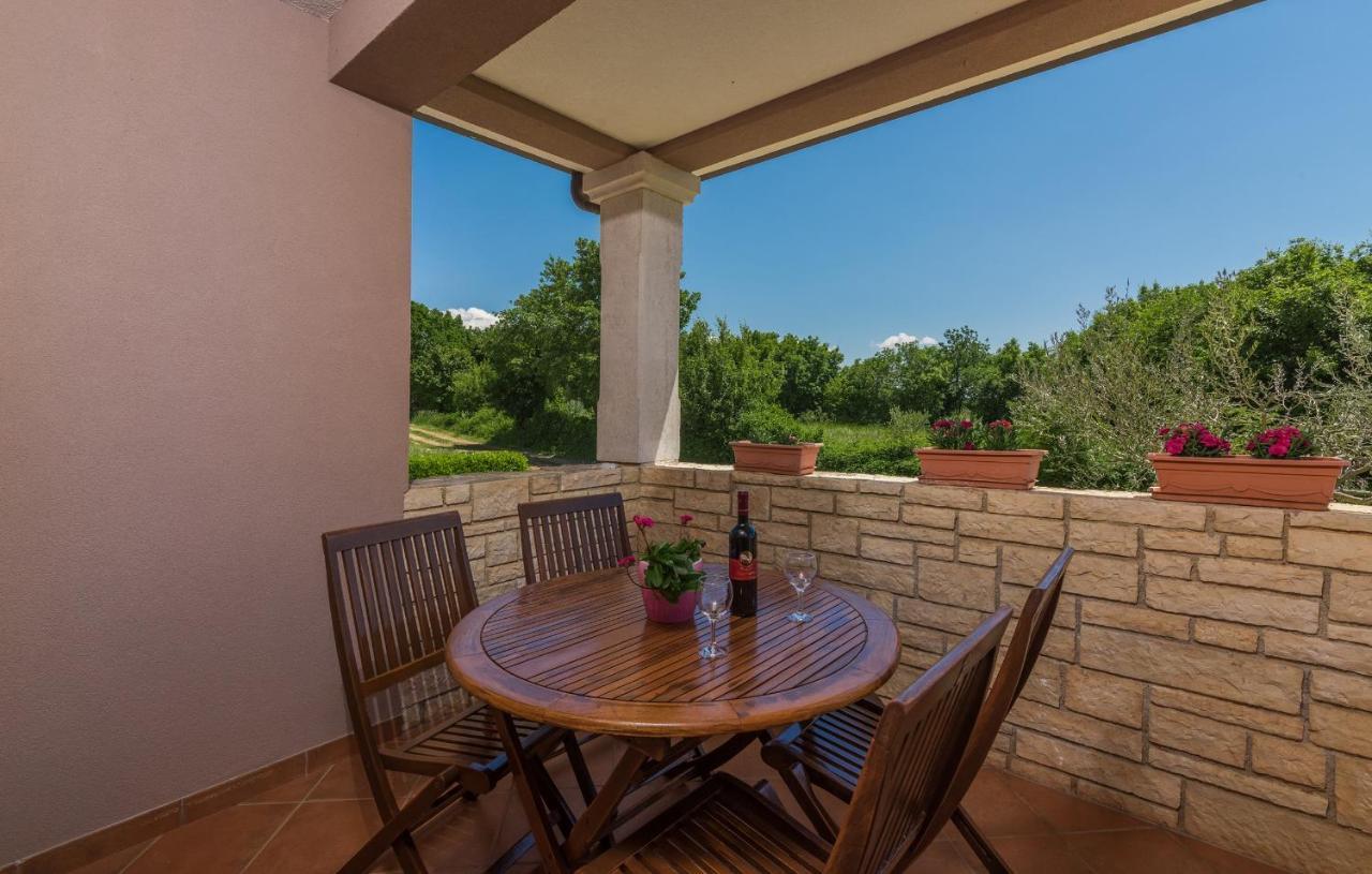 Holiday House Vita Tinjan Стая снимка