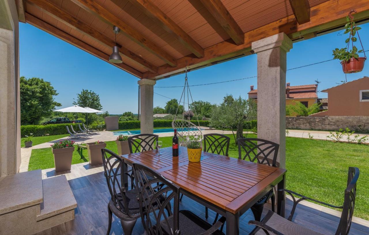 Holiday House Vita Tinjan Стая снимка
