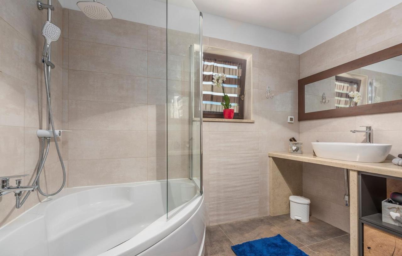 Holiday House Vita Tinjan Екстериор снимка