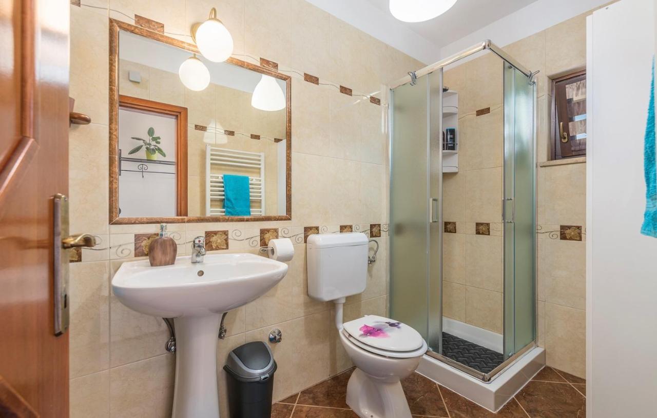 Holiday House Vita Tinjan Екстериор снимка